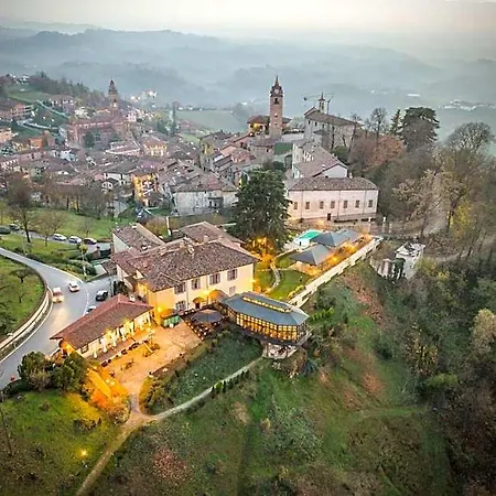 Beccaris 4* Monforte dʼAlba
