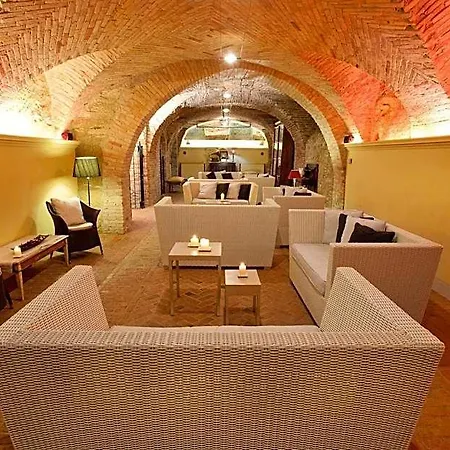 Beccaris 4* Monforte D'Alba