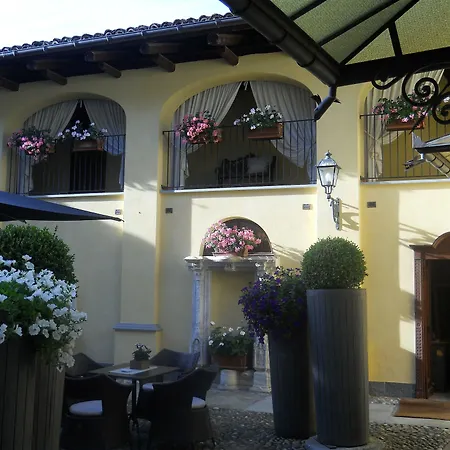 Beccaris Hotell Monforte dʼAlba