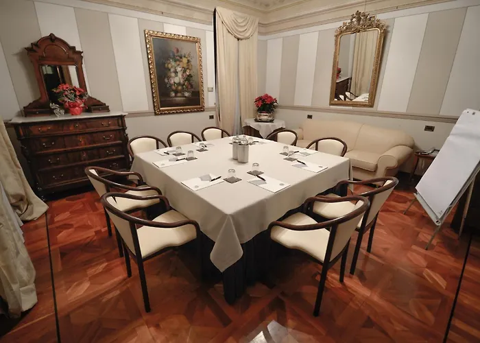 Beccaris Hotel Monforte dʼAlba