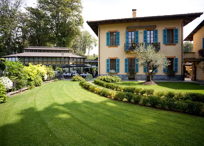 Beccaris Hotel Monforte dʼAlba