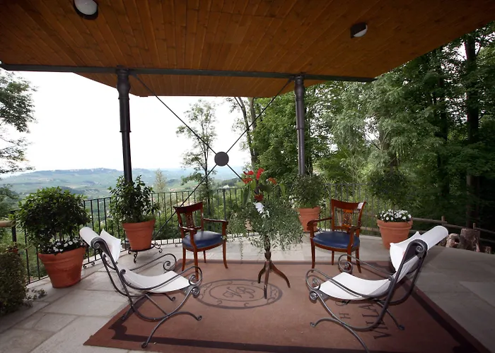 Beccaris Hotel Monforte dʼAlba