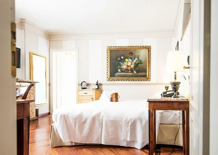 Beccaris Hotel Monforte dʼAlba